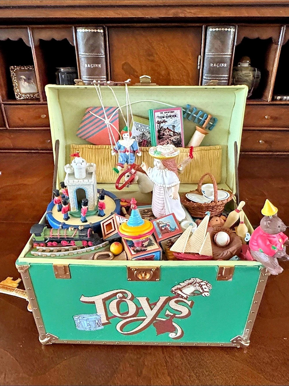 Vintage Enesco 1986 Music Box Toy Symphony "Treasure Chest of Toys"
